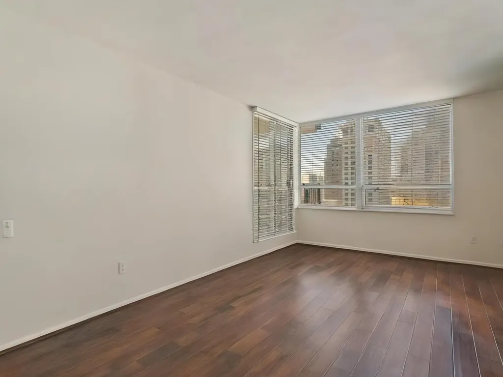 201 East Chestnut Street Chicago IL 60611