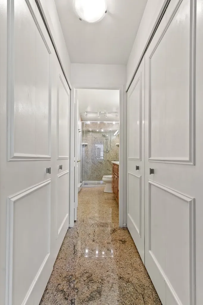 201 East Chestnut Street Chicago IL 60611