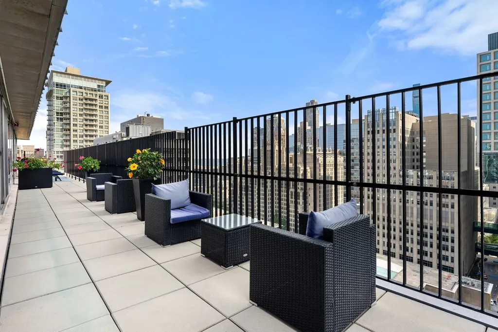 201 East Chestnut Street Chicago IL 60611