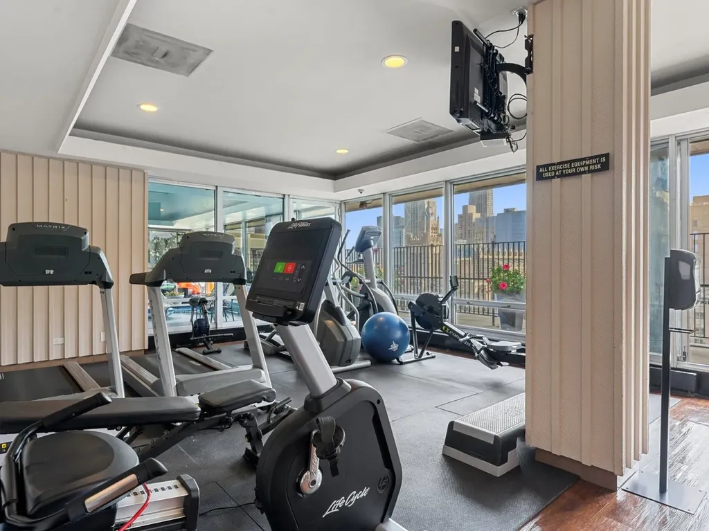 201 East Chestnut Street Chicago IL 60611