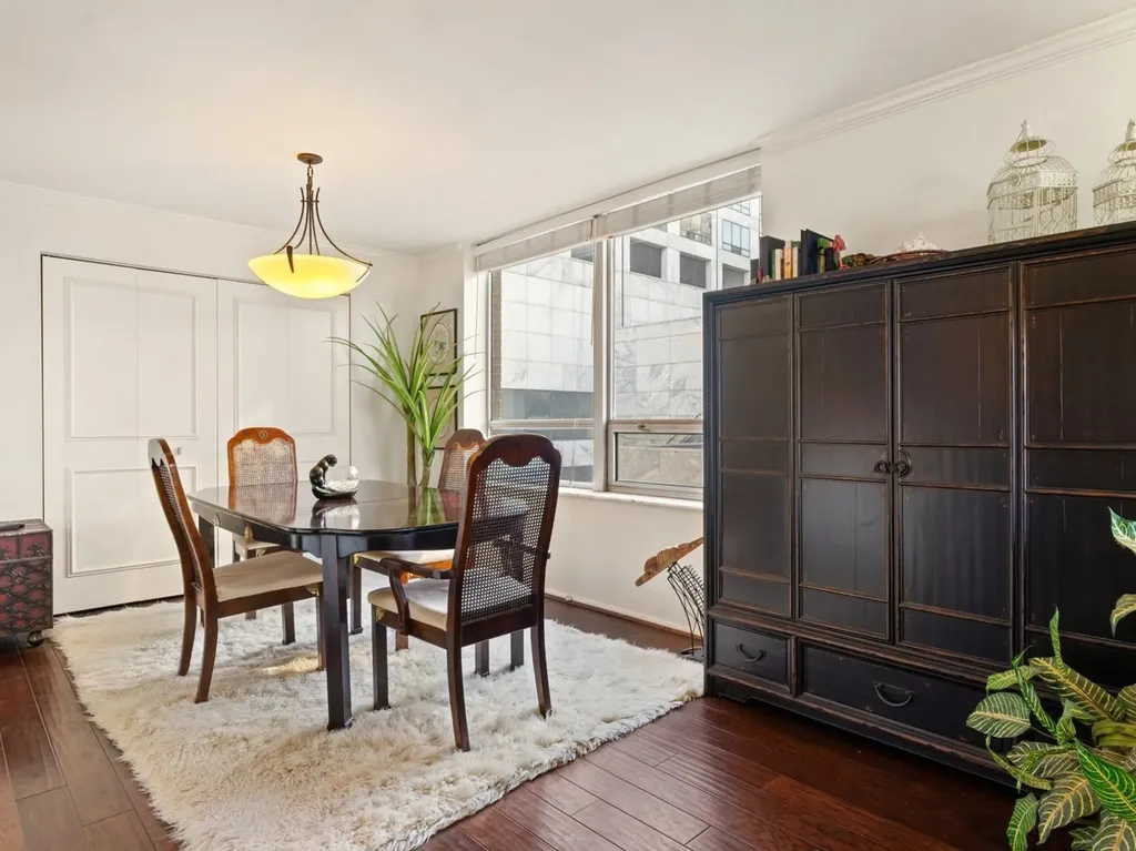 201 East Chestnut Street Chicago IL 60611