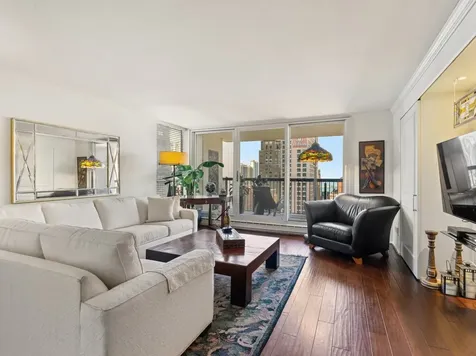 201 East Chestnut Street Chicago IL 60611