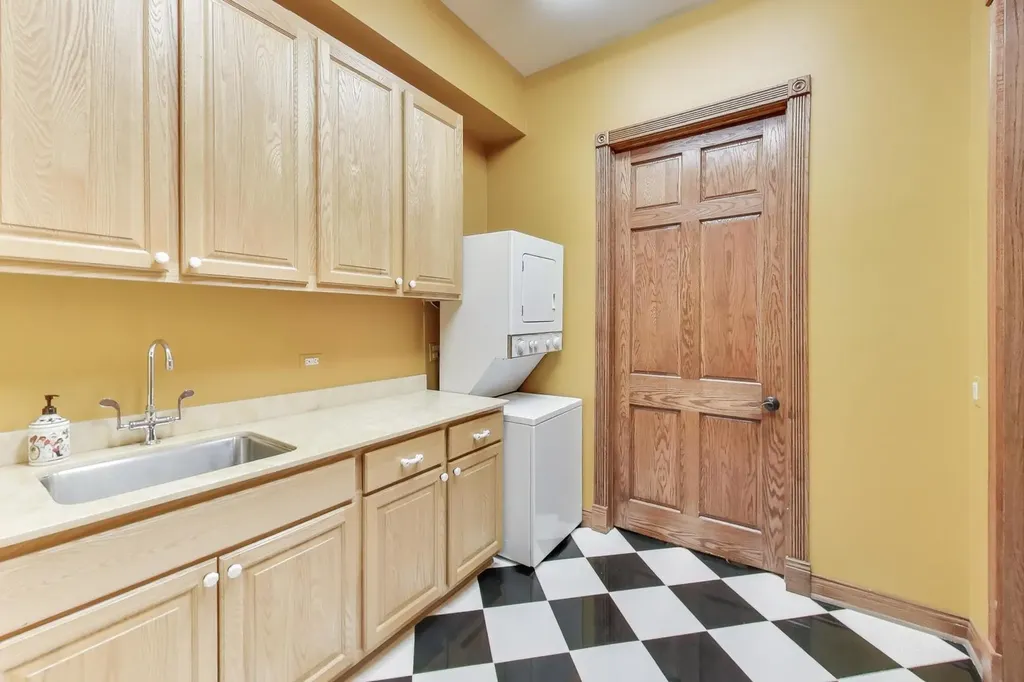 3914 West 51st Street Chicago IL 60632