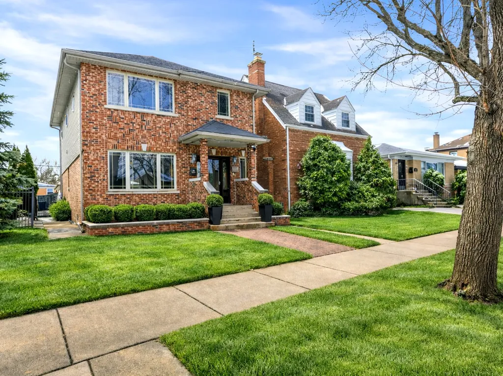 6128 North Kildare Avenue Chicago IL 60646