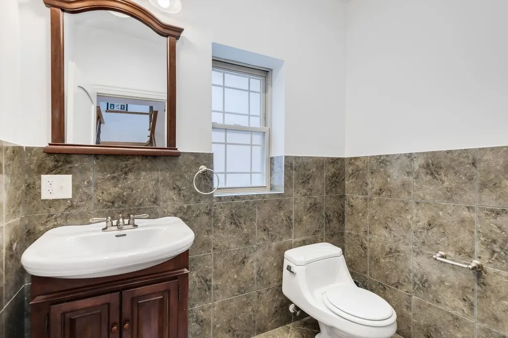 6128 North Kildare Avenue Chicago IL 60646