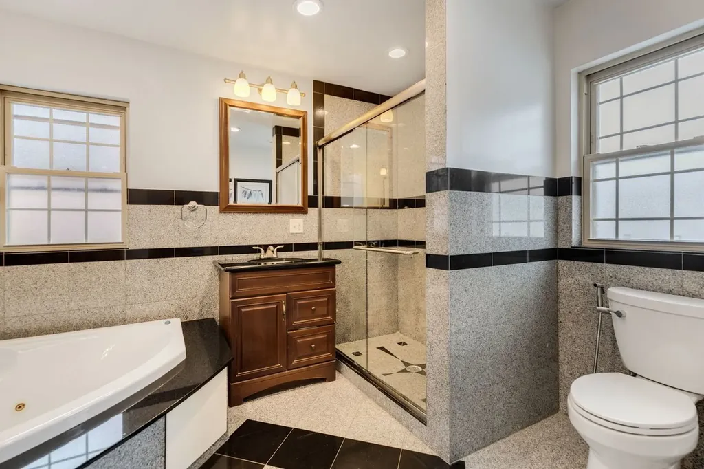 6128 North Kildare Avenue Chicago IL 60646