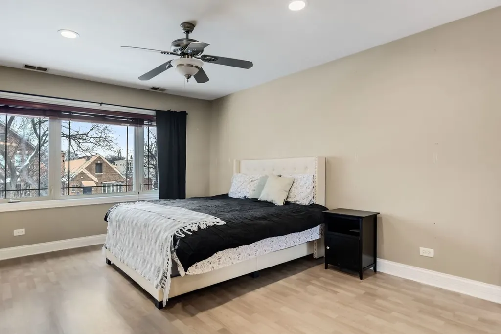 6128 North Kildare Avenue Chicago IL 60646