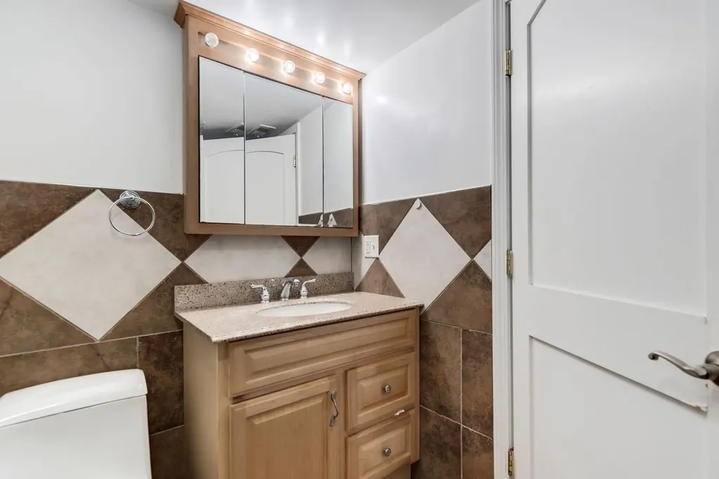 6128 North Kildare Avenue Chicago IL 60646