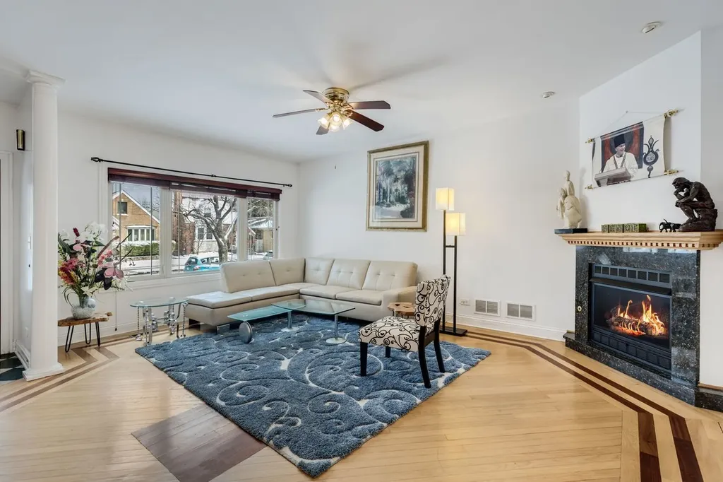 6128 North Kildare Avenue Chicago IL 60646