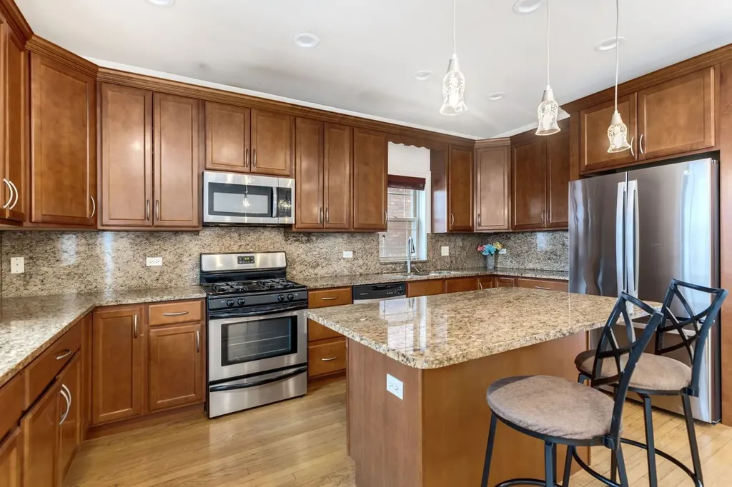 6128 North Kildare Avenue Chicago IL 60646