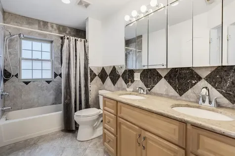 6128 North Kildare Avenue Chicago IL 60646