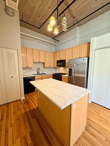 758 North Larrabee Street Chicago IL 60654