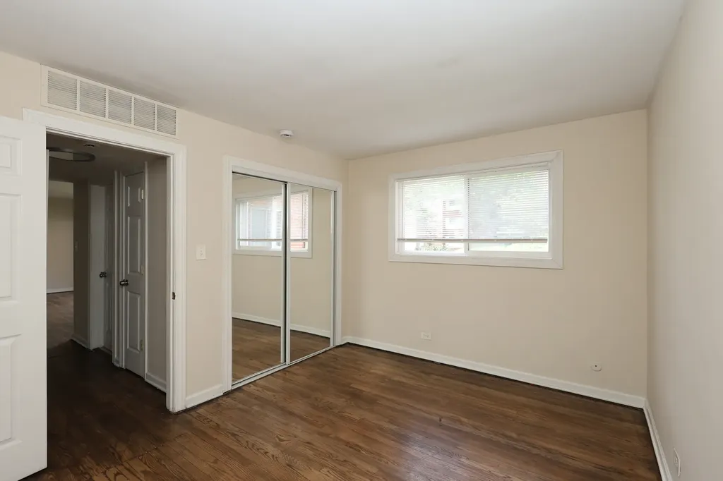 10111 Old Orchard Court Skokie IL 60076