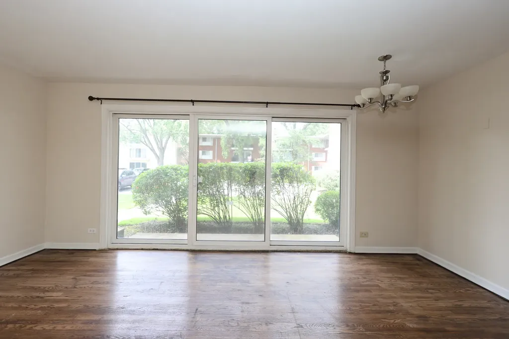 10111 Old Orchard Court Skokie IL 60076
