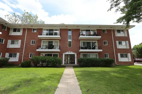 10111 Old Orchard Court Skokie IL 60076