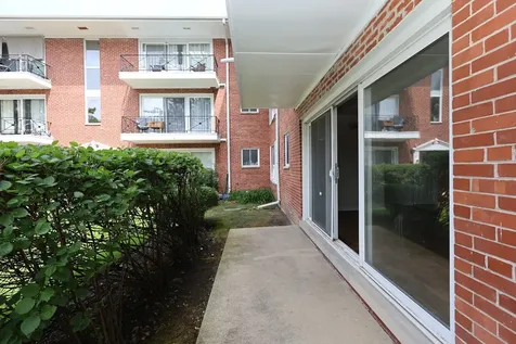 10111 Old Orchard Court Skokie IL 60076