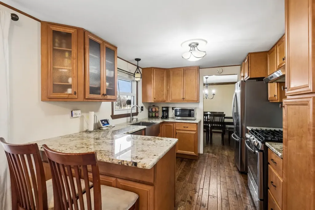 828 Harwich Lane Schaumburg IL 60194