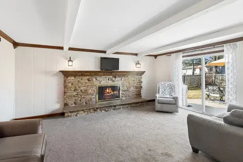 828 Harwich Lane Schaumburg IL 60194