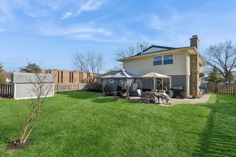 828 Harwich Lane Schaumburg IL 60194