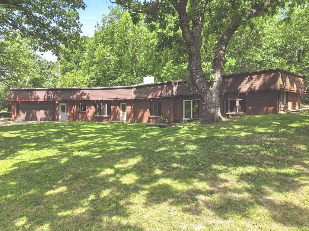 1584 Il Route 38 Franklin Grove IL 61031