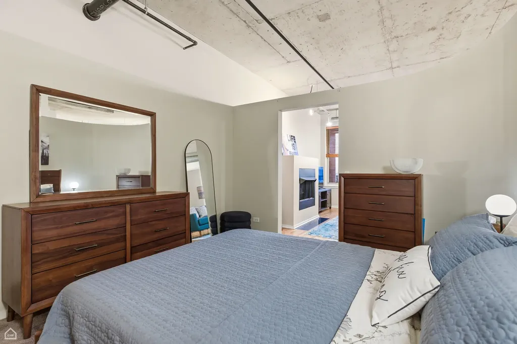 6 South Laflin Street Chicago IL 60607