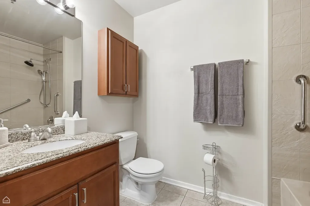 6 South Laflin Street Chicago IL 60607