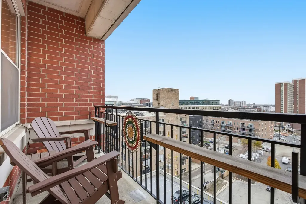 6 South Laflin Street Chicago IL 60607