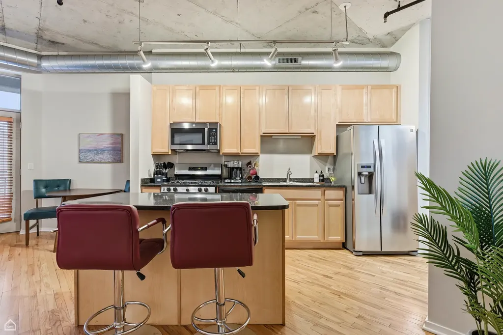 6 South Laflin Street Chicago IL 60607