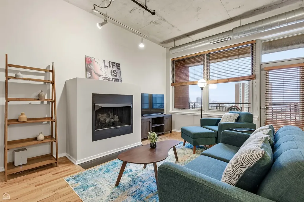 6 South Laflin Street Chicago IL 60607