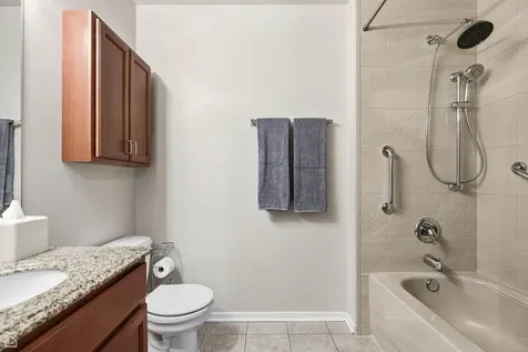 6 South Laflin Street Chicago IL 60607