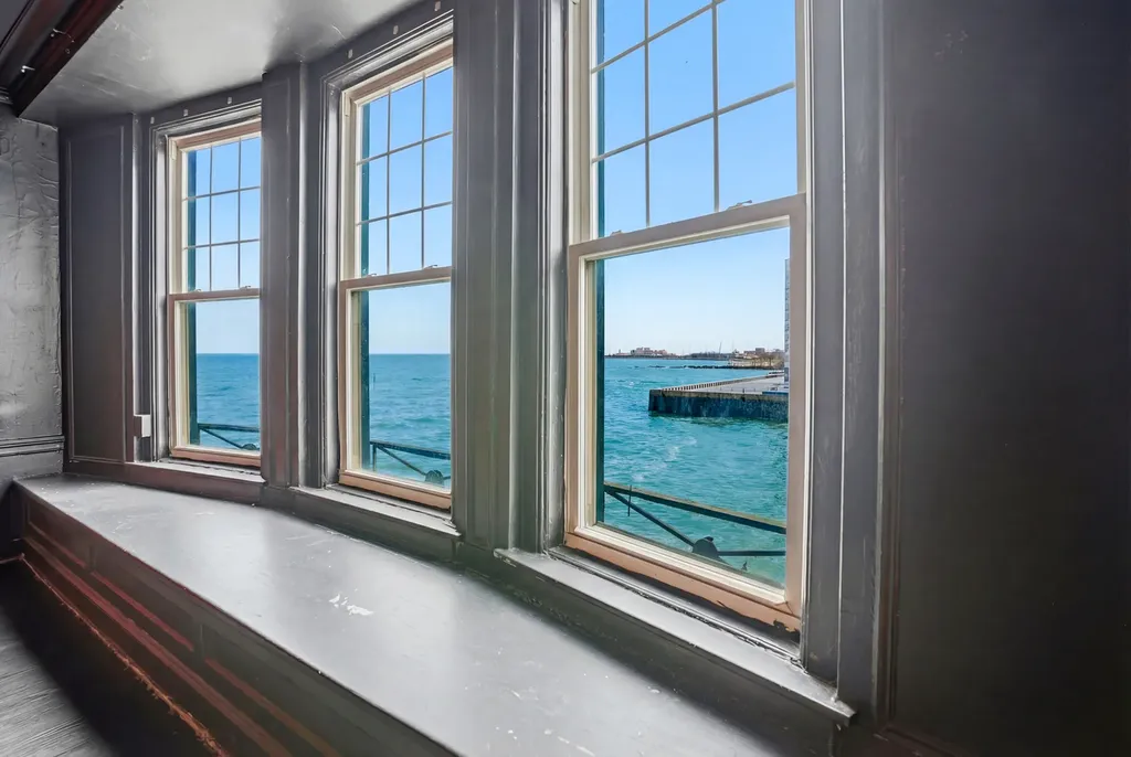 2666 East 73rd Street Chicago IL 60649
