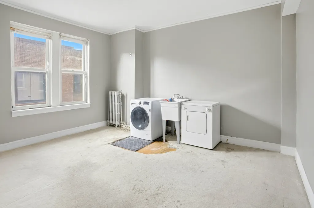 2666 East 73rd Street Chicago IL 60649