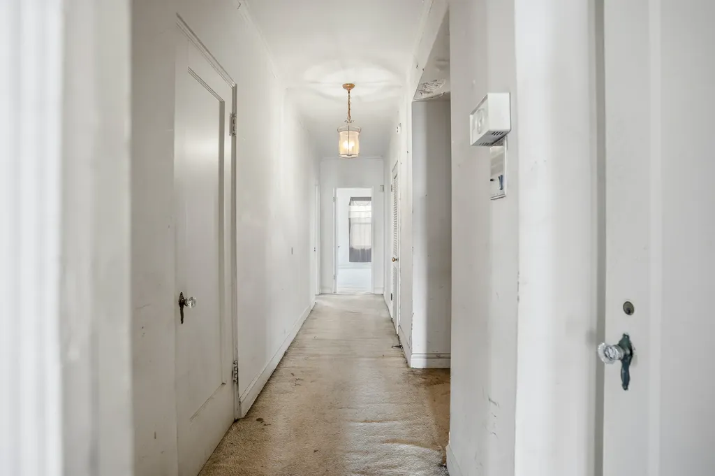 2666 East 73rd Street Chicago IL 60649