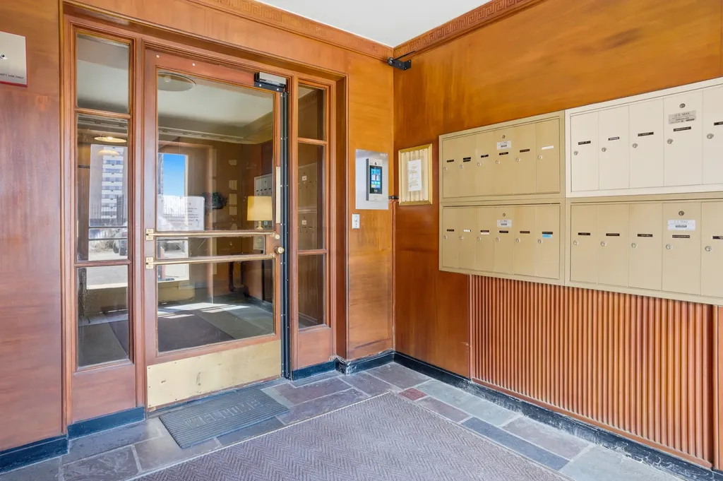 2666 East 73rd Street Chicago IL 60649