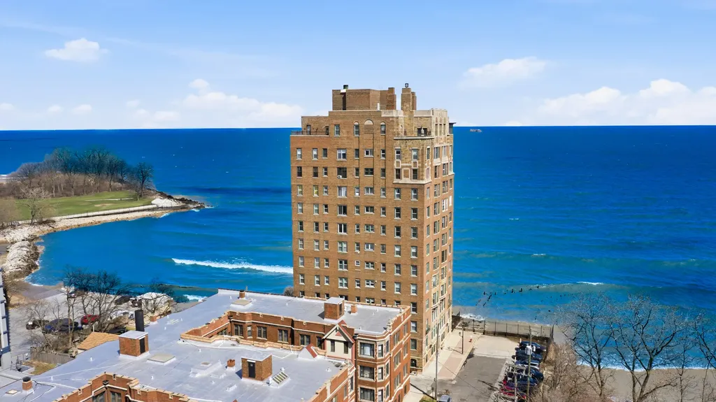 2666 East 73rd Street Chicago IL 60649