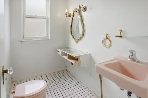 2666 East 73rd Street Chicago IL 60649