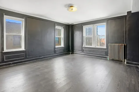 2666 East 73rd Street Chicago IL 60649