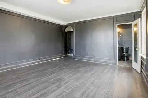 2666 East 73rd Street Chicago IL 60649