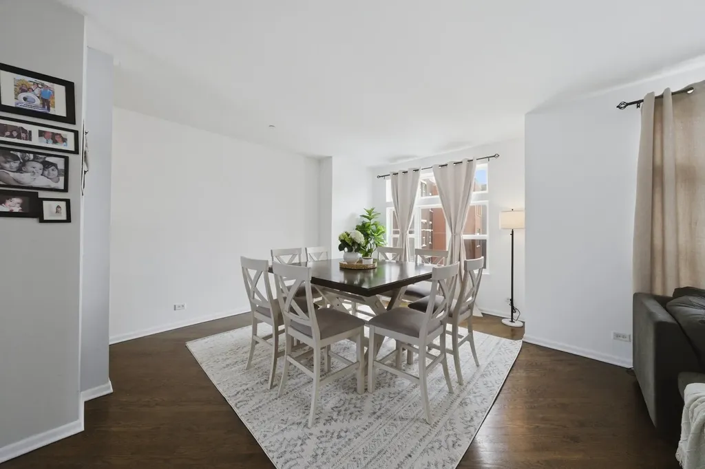 5244 West Hanson Avenue Chicago IL 60639