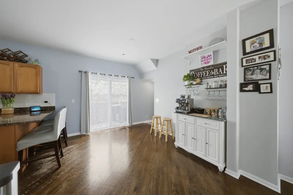 5244 West Hanson Avenue Chicago IL 60639