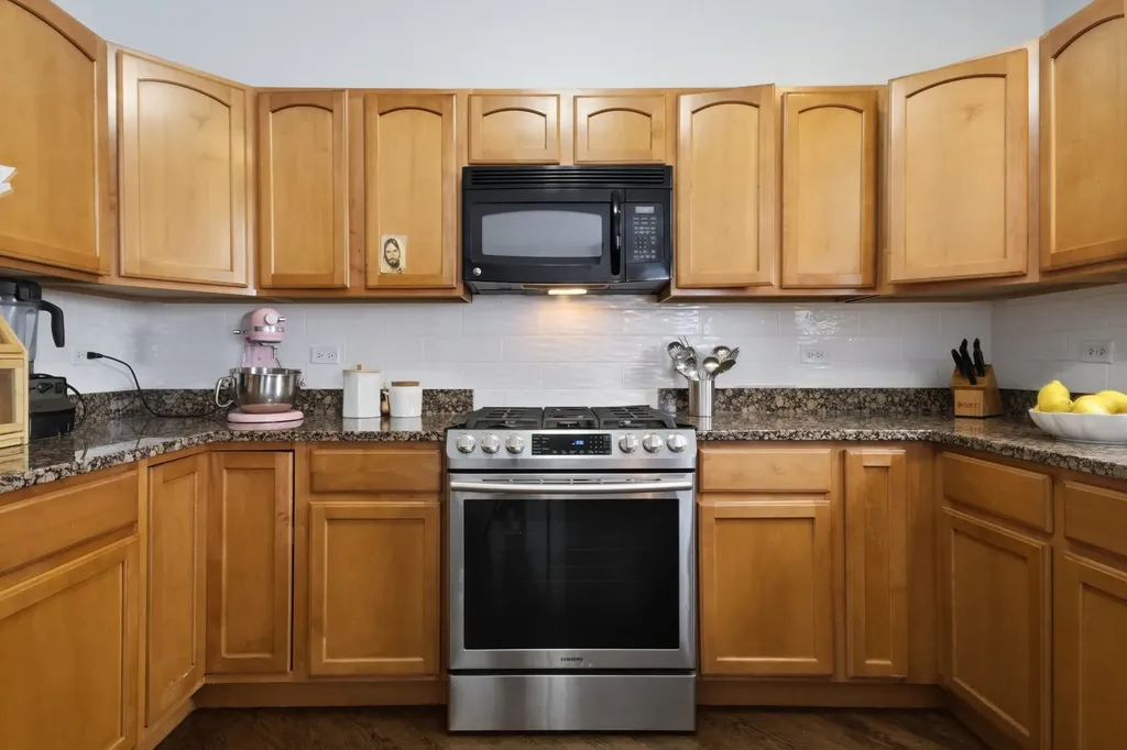 5244 West Hanson Avenue Chicago IL 60639