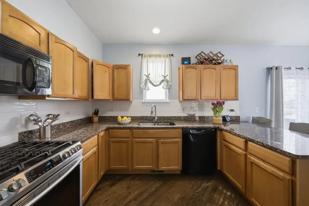 5244 West Hanson Avenue Chicago IL 60639