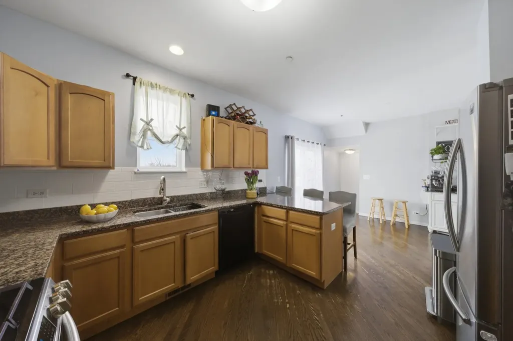 5244 West Hanson Avenue Chicago IL 60639