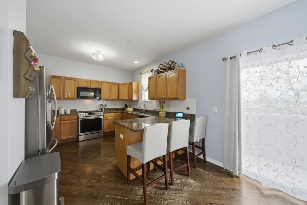 5244 West Hanson Avenue Chicago IL 60639