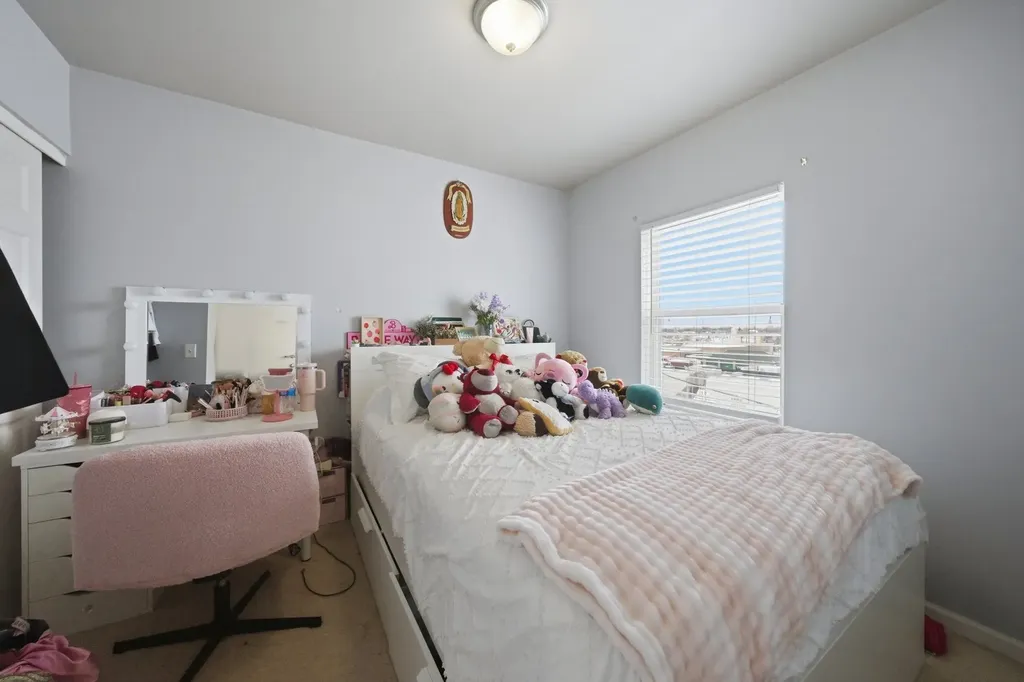 5244 West Hanson Avenue Chicago IL 60639