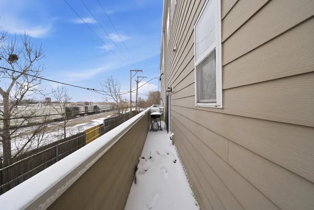 5244 West Hanson Avenue Chicago IL 60639