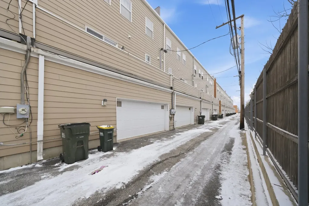 5244 West Hanson Avenue Chicago IL 60639