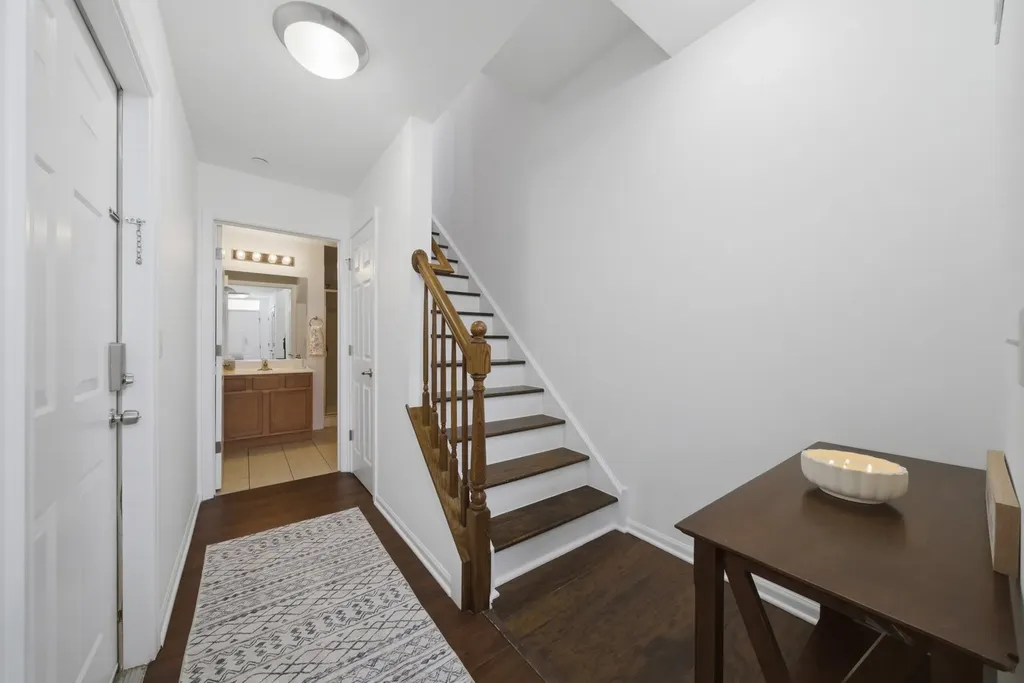 5244 West Hanson Avenue Chicago IL 60639