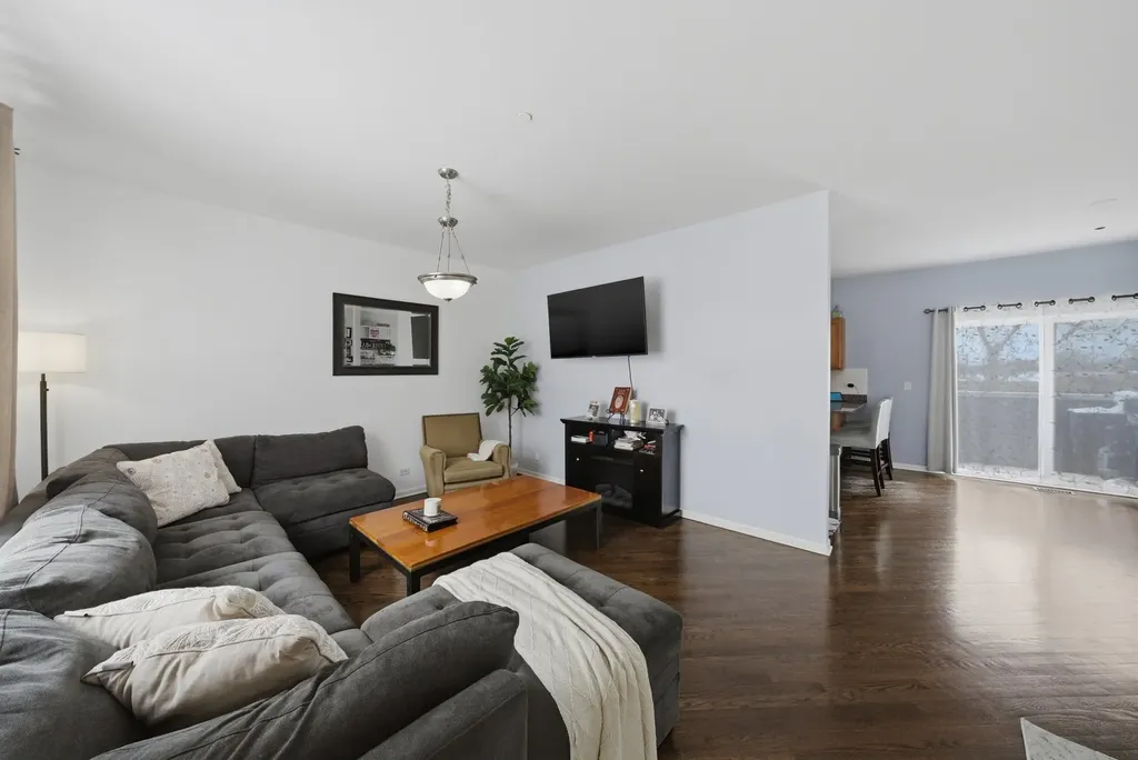 5244 West Hanson Avenue Chicago IL 60639