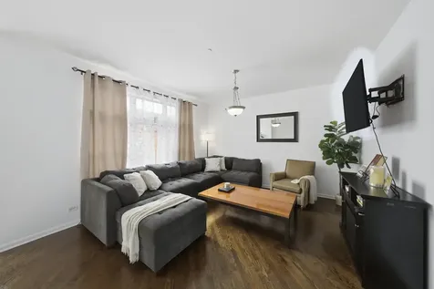 5244 West Hanson Avenue Chicago IL 60639